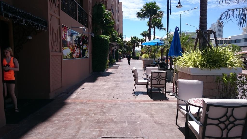 Atlantis Residence Jomtien Beach Buitenkant foto